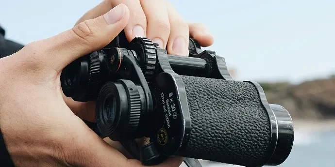 Que signifient les chiffres sur des jumelles ?